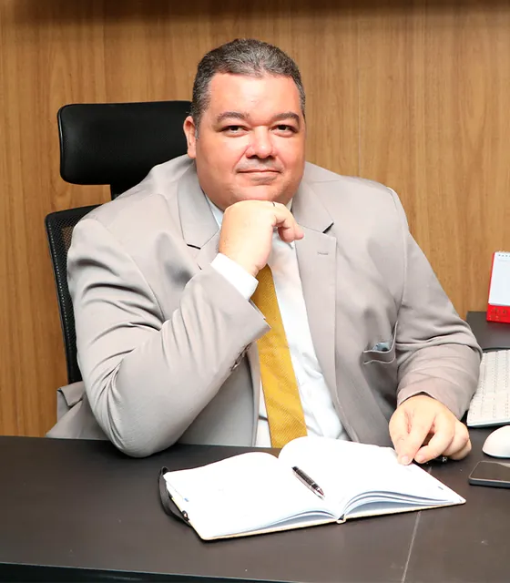 Dr. Cristiano Lima